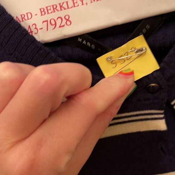 Marc By Marc Jacob’s Small Sweater - Picture 4 of 4